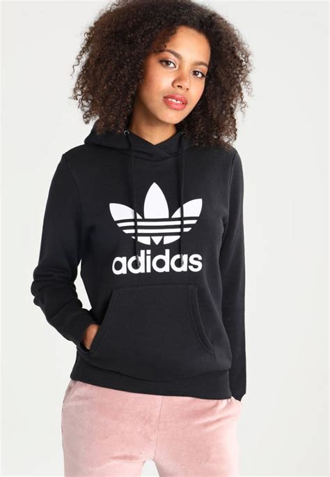 wat staat er leuk bij een adidas trui